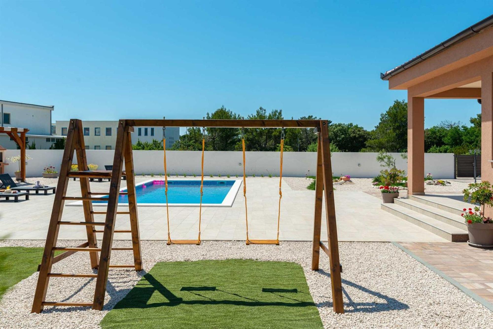 4* First Hill With Heated Pool, Zaton Villa